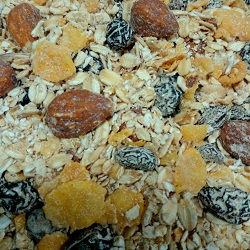 GRANOLA MIX DE CEREALES X 500 GR (avena, copos de maíz, pasas y almendras)